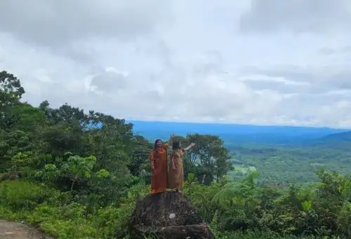 El Bosque de Protección San Matías-San Carlos se establece el 20 de marzo de 1987, con el fin de proteger la vegetación Boscosa existente en la parte alta de las cuencas hidrográficas de los ríos Pichis y Palcazú,en la provincia de Oxapampa, región Pasco.