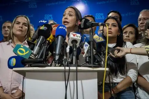 La opositora María Corina Machado rechazó las acusaciones contra colaboradores antichavistas por supuestos planes violentos, de cara a las elecciones presidenciales de julio. Foto: EFE