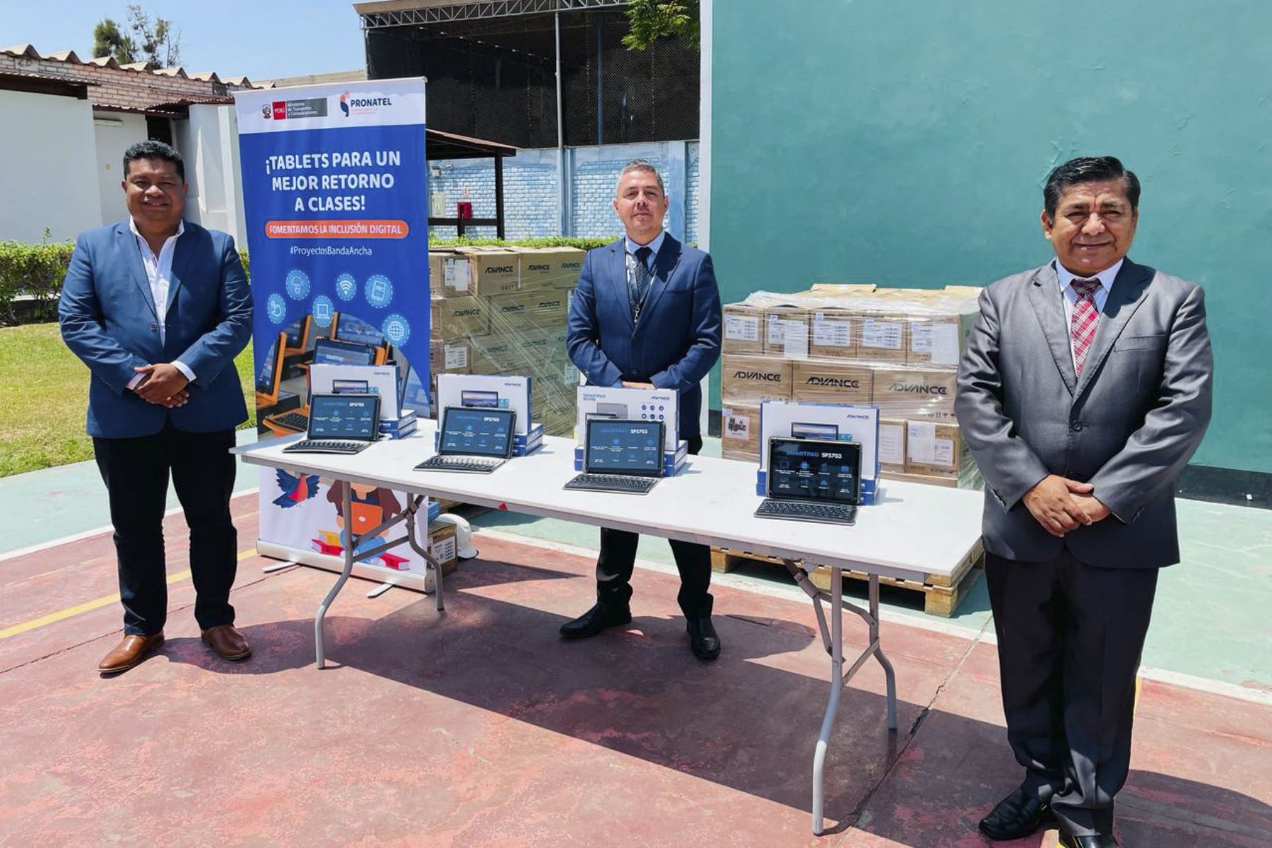 Con este último lote suman más de 7500 tabletas que han sido entregadas por Pronatel a la región Lambayeque para uso educativo de los escolares. Foto: ANDINA/Difusión