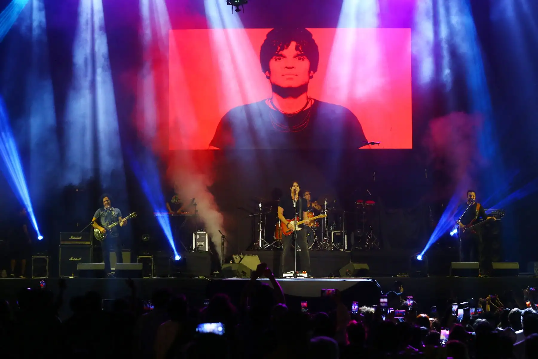 La Municipalidad Distrital de Miraflores y la Casa de la Cumbia realizan el gran estelar del Festival de la Felicidad con la participación de artistas como: Pedro Suárez Vértiz La Banda, Estrella Torres, We The Lion y Mar de Copas. El evento se realizó en la playa Los Delfines de Miraflores.
Foto: ANDINA/ Eddy Ramos