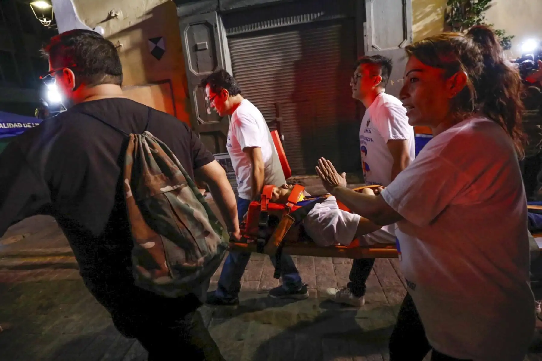 El objetivo principal de esta actividad fue sensibilizar y promover la cultura de prevención y preparación en la población que reside en las casonas de estos sectores, ubicados en Zona Monumental.
Foto: ANDINA/Mincul