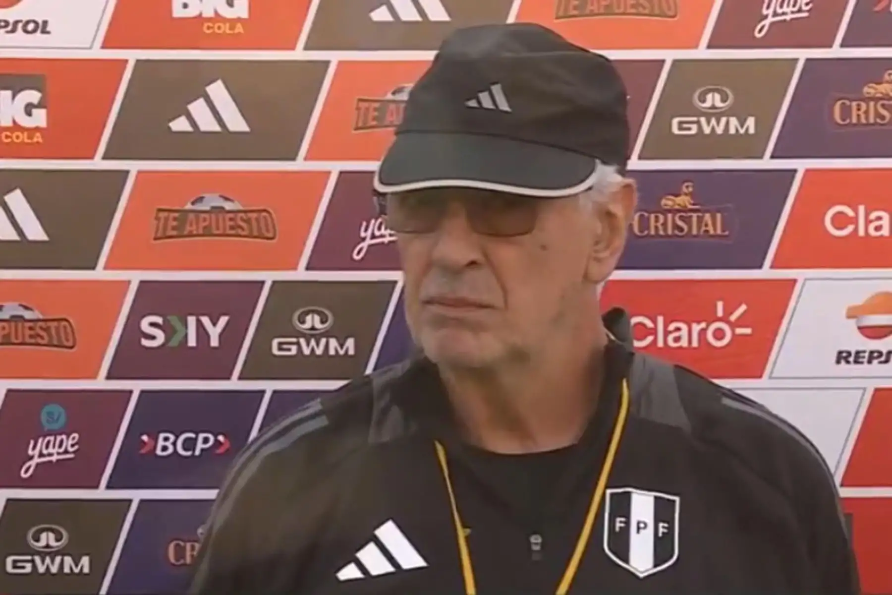 El técnico Jorge Fossati respondió a la prensa deportiva en el estadio de Matute. Foto: ANDINA/Difusión