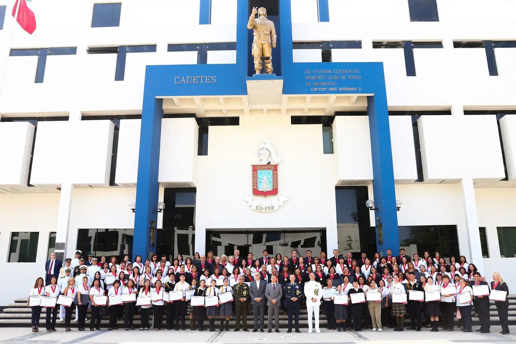 Un total de 157 instituciones educativas de los niveles básico regular, técnico productivo, superior pregrado y superior posgrado, pertenecientes al sector Defensa, iniciaron hoy el año académico 2024, con un más de 54 000 estudiantes, a nivel nacional. 
Foto: Mindef