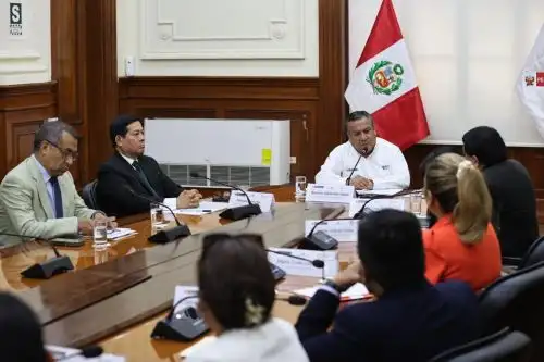 Jefe de Gabinete continúa ronda de diálogo con la bancada de Podemos Perú