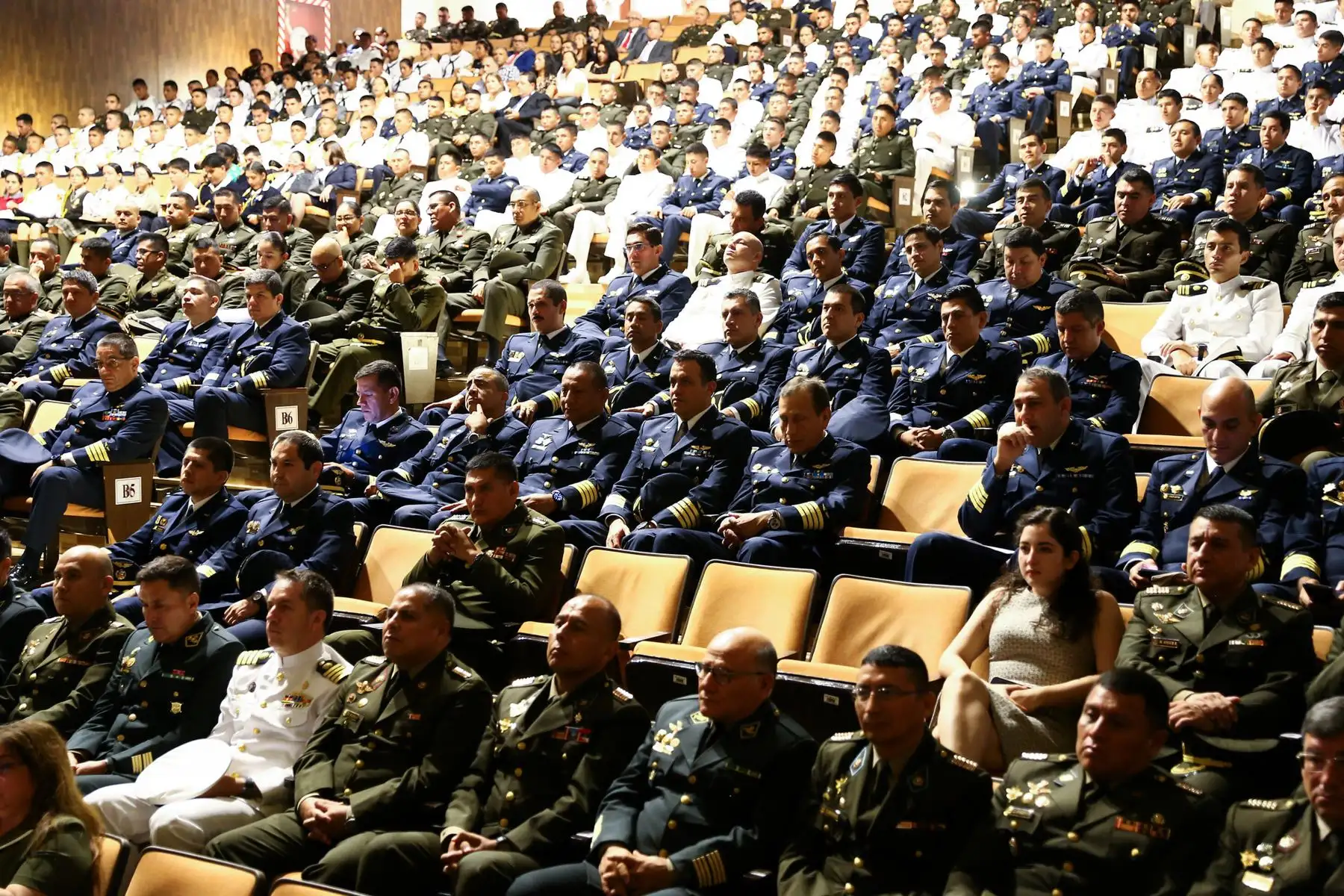 Un total de 157 instituciones educativas de los niveles básico regular, técnico productivo, superior pregrado y superior posgrado, pertenecientes al sector Defensa, iniciaron hoy el año académico 2024, con un más de 54 000 estudiantes, a nivel nacional. 
Foto: Mindef