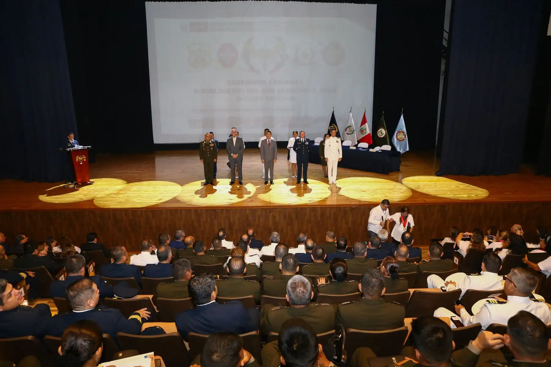Un total de 157 instituciones educativas de los niveles básico regular, técnico productivo, superior pregrado y superior posgrado, pertenecientes al sector Defensa, iniciaron hoy el año académico 2024, con un más de 54 000 estudiantes, a nivel nacional. 
Foto: Mindef