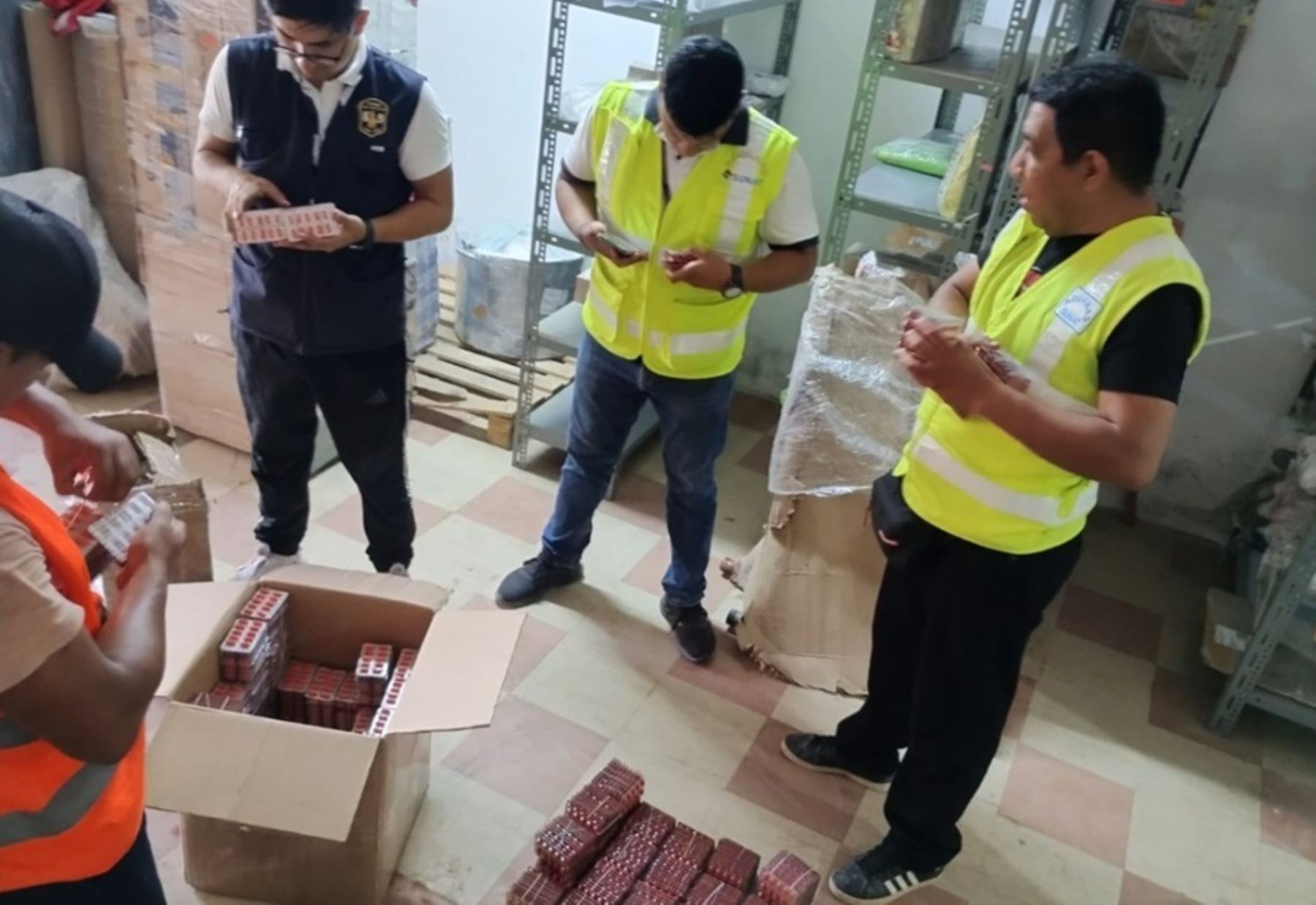 Como resultado de acciones de control efectuadas de enero a marzo de este año, la Superintendencia Nacional de Aduanas y de Administración Tributaria (Sunat) incautó 234,210 unidades de medicamentos de contrabando en Tumbes valorizadas en más de medio millón de soles.