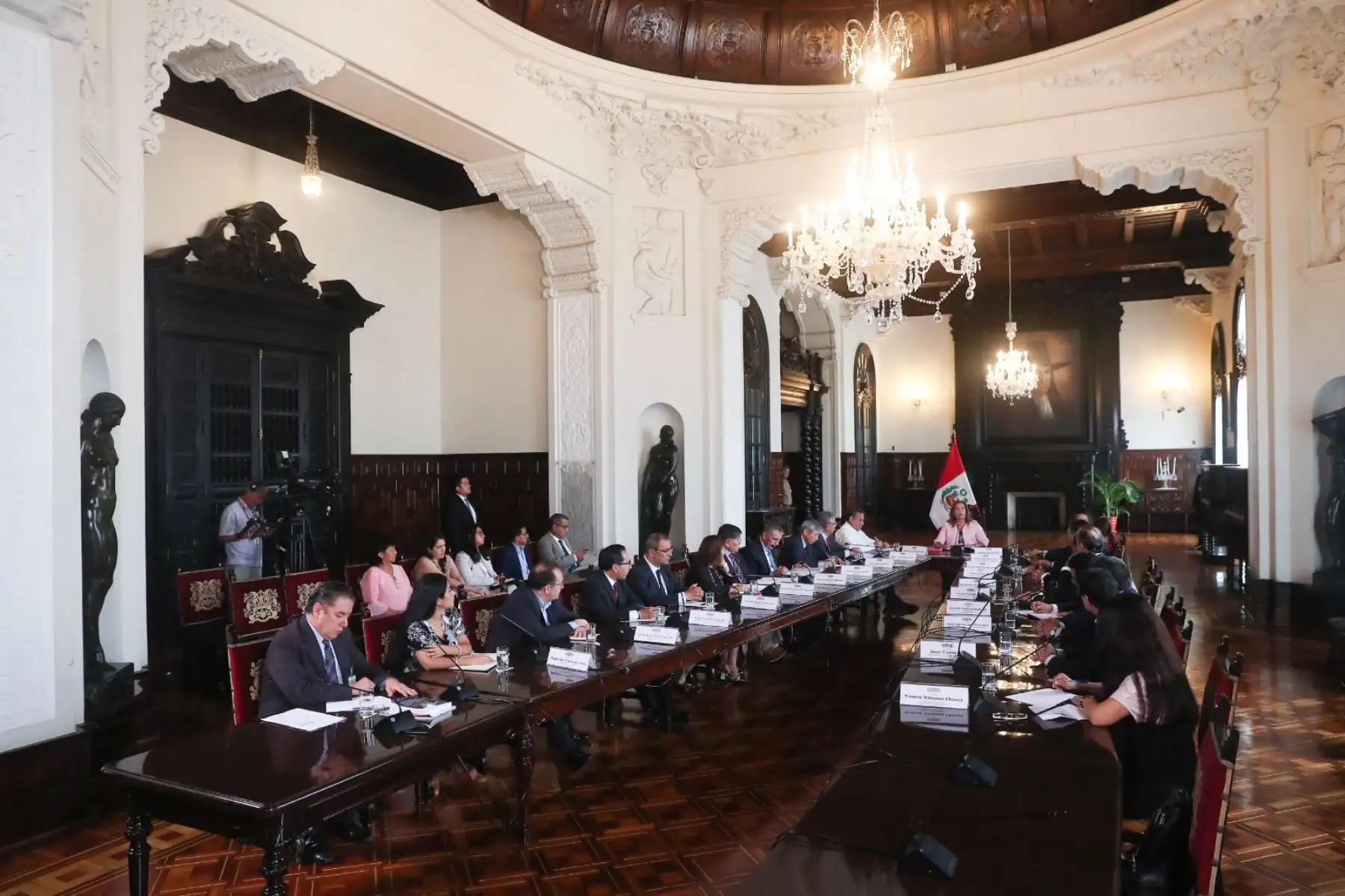 Presidenta de la república, Dina Boluarte, sostiene reunión de trabajo con dirigentes de gremios y sindicatos empresariales. Foto: ANDINA/ Prensa Presidencia