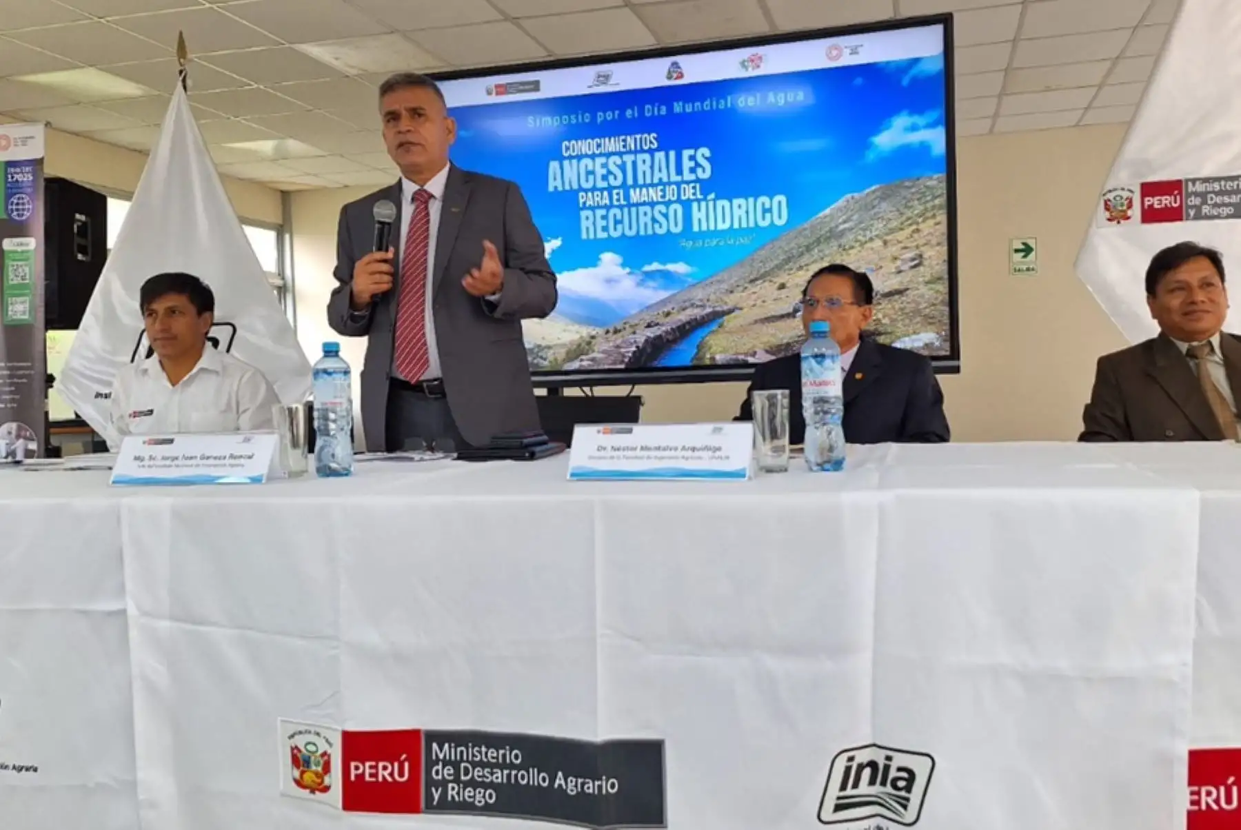Con ocasión de conmemorarse el Día Mundial del Agua, el Instituto Nacional de Innovación Agraria (INIA) del Ministerio de Desarrollo Agrario y Riego, en coordinación con la Universidad Nacional Agraria La Molina realizó el simposio “Conocimientos ancestrales para el manejo de los recursos hídricos”, que reunió a destacados especialistas de Chile, Argentina, Colombia y Perú.