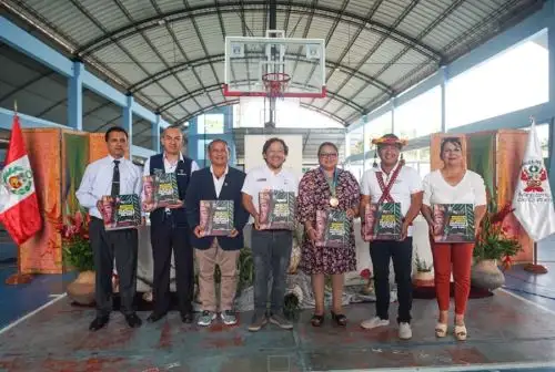 El Ministerio de Cultura dictará cursos gratuitos de lenguas indígenas u originarias a estudiantes de tercero a quinto de secundaria de las instituciones emblemáticas de las regiones de San Martín, Lima, Loreto y Ucayali. Estos cursos también alcanzarán a sus docentes y padres de familia.