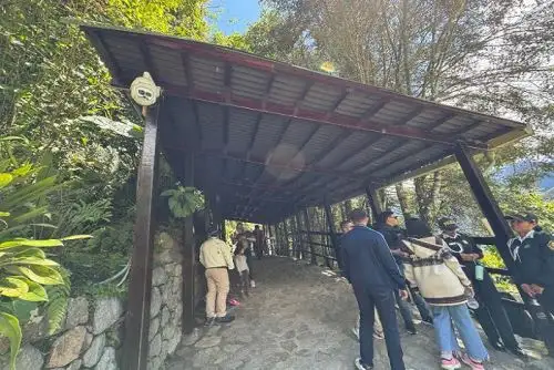 Las cámaras están ubicadas en la entrada y salida de la llaqta de Machu Picchu, en la entrada del Centro Cultural de Machu Picchu Pueblo, en el ambiente de la boletería y en el auditorio de dicho lugar,