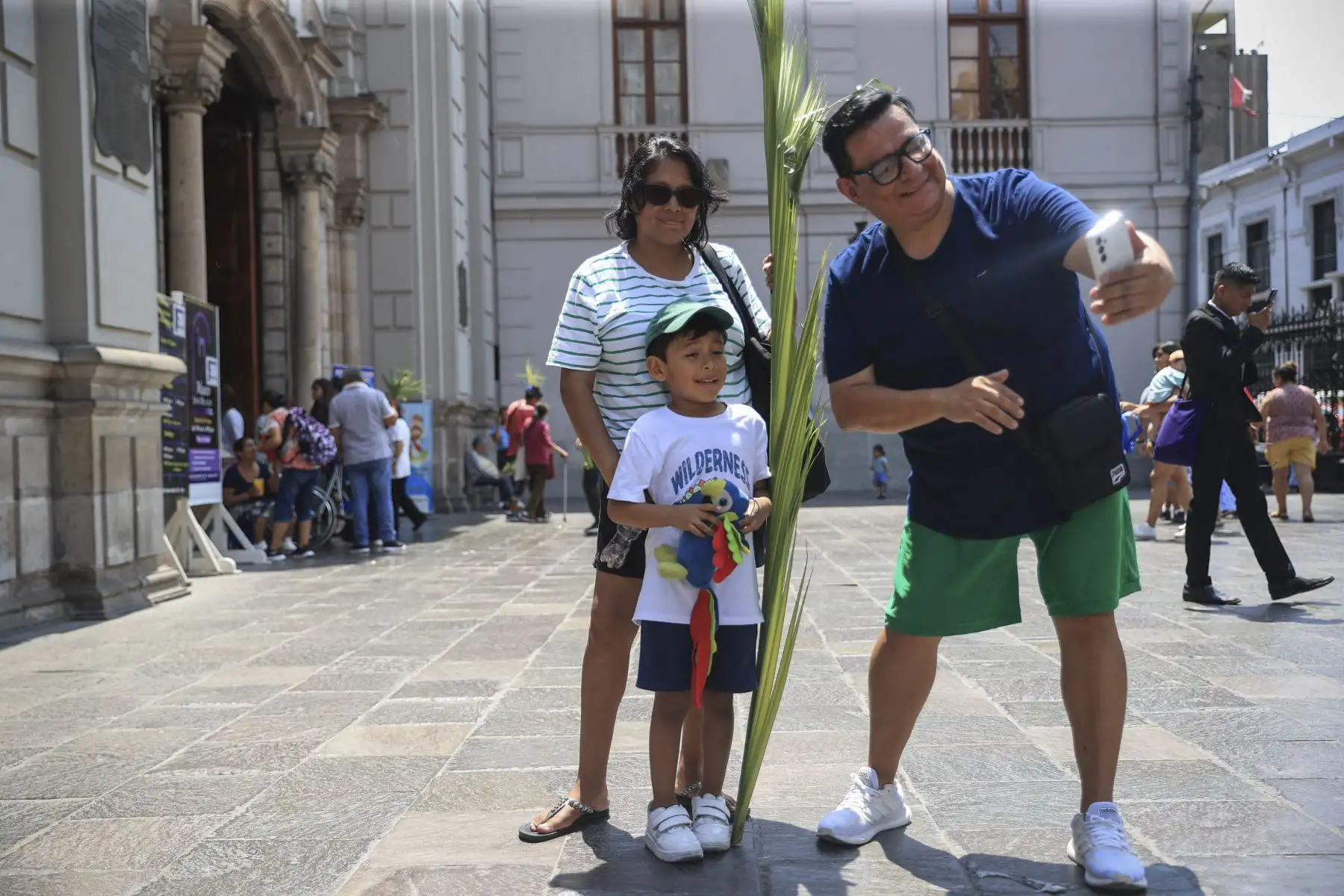 Miles de devotos asistieron a las iglesias del Centro de Lima para celebrar el Domingo de Ramos, que marca el inicio de la Semana Santa. Foto: ANDINA/Jhonel Rodríguez Robles