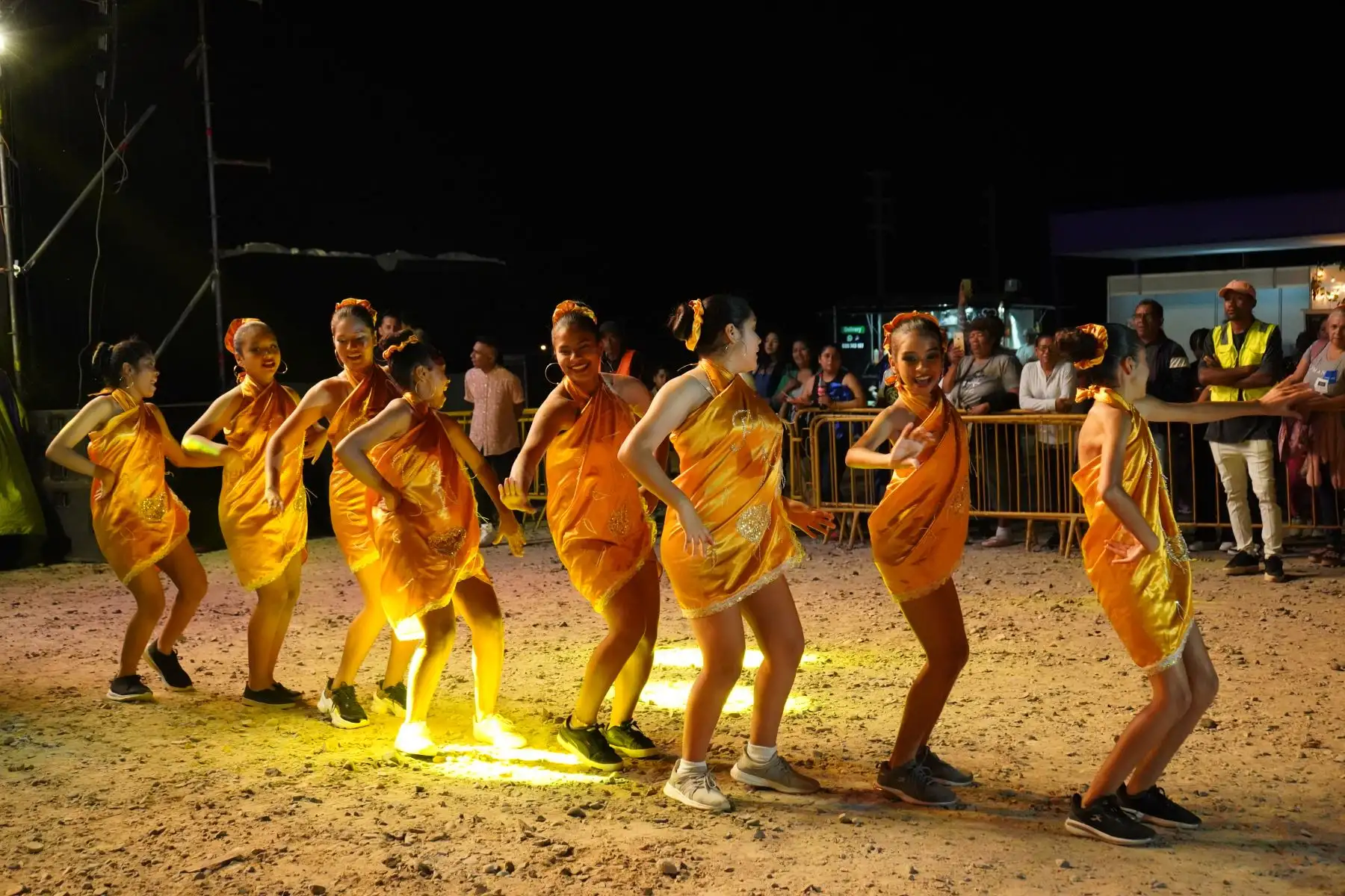 Paracas celebró con miles de turistas extranjeros su Festival Internacional de la Vendimia El VII Festival Internacional de la Vendimia se celebró en Paracas con ritmo, sabor, reinas, feria de expositores, pisco, vino música, sol, playa y miles de turistas extranjeros que llegaron en dos cruceros. Foto: ANDINA/ Julio Castillo