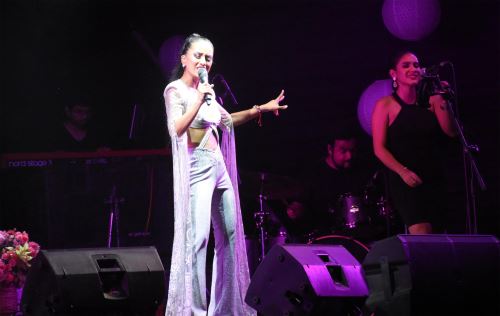Lita Pezo ofreció concierto en  el Coliseo Cerrado de Iquitos