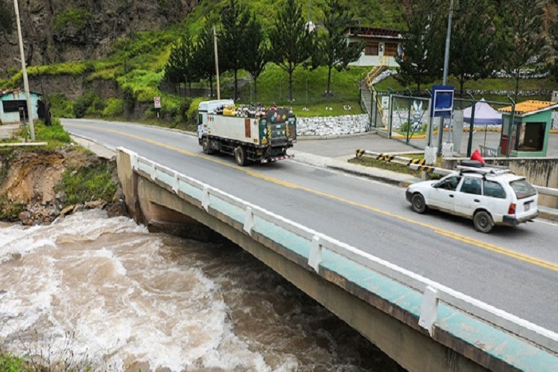 Puentes de la Carretera Central ubicados en Huarochiri recibieron mantenimiento