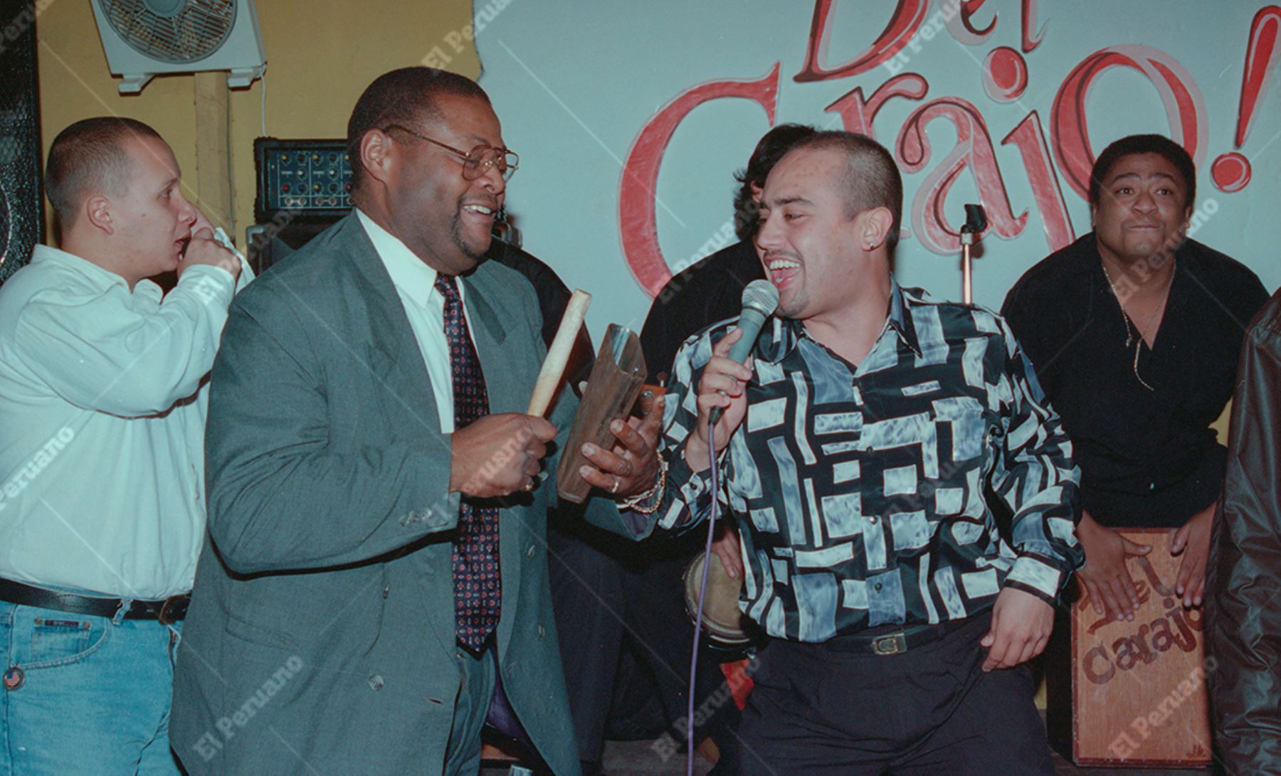 Lima - 30 agosto 2000 / Conferencia de prensa de los cantantes de musica criolla, Pepe Vasquez y Marco Romero.  Foto: Archivo Histórico de El Peruano / Vidal Tarqui