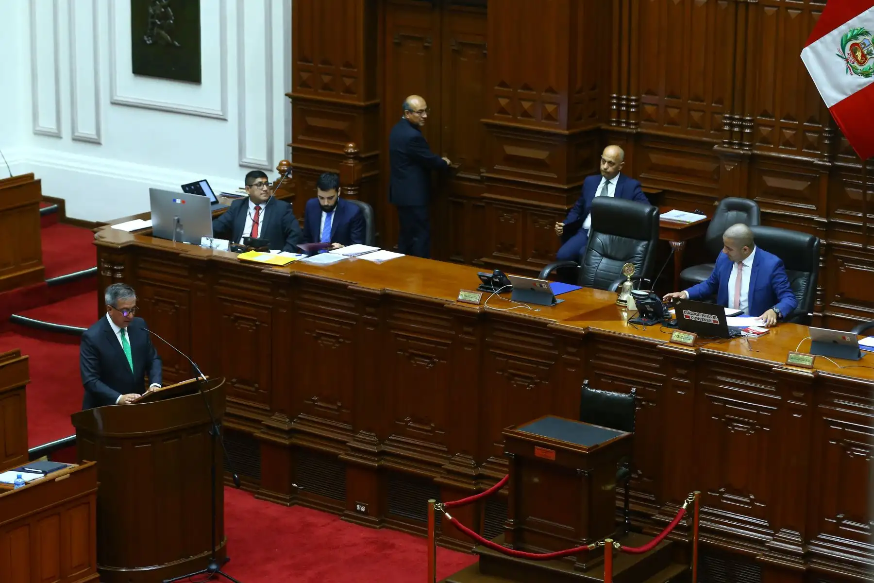 El pleno del Congreso sesiona hoy para abordar la interpelación a los ministros de Transportes y Comunicaciones, Raúl Pérez-Reyes Espejo, y de Energía y Minas, Rómulo Mucho. Foto: ANDINA/Eddy Ramos