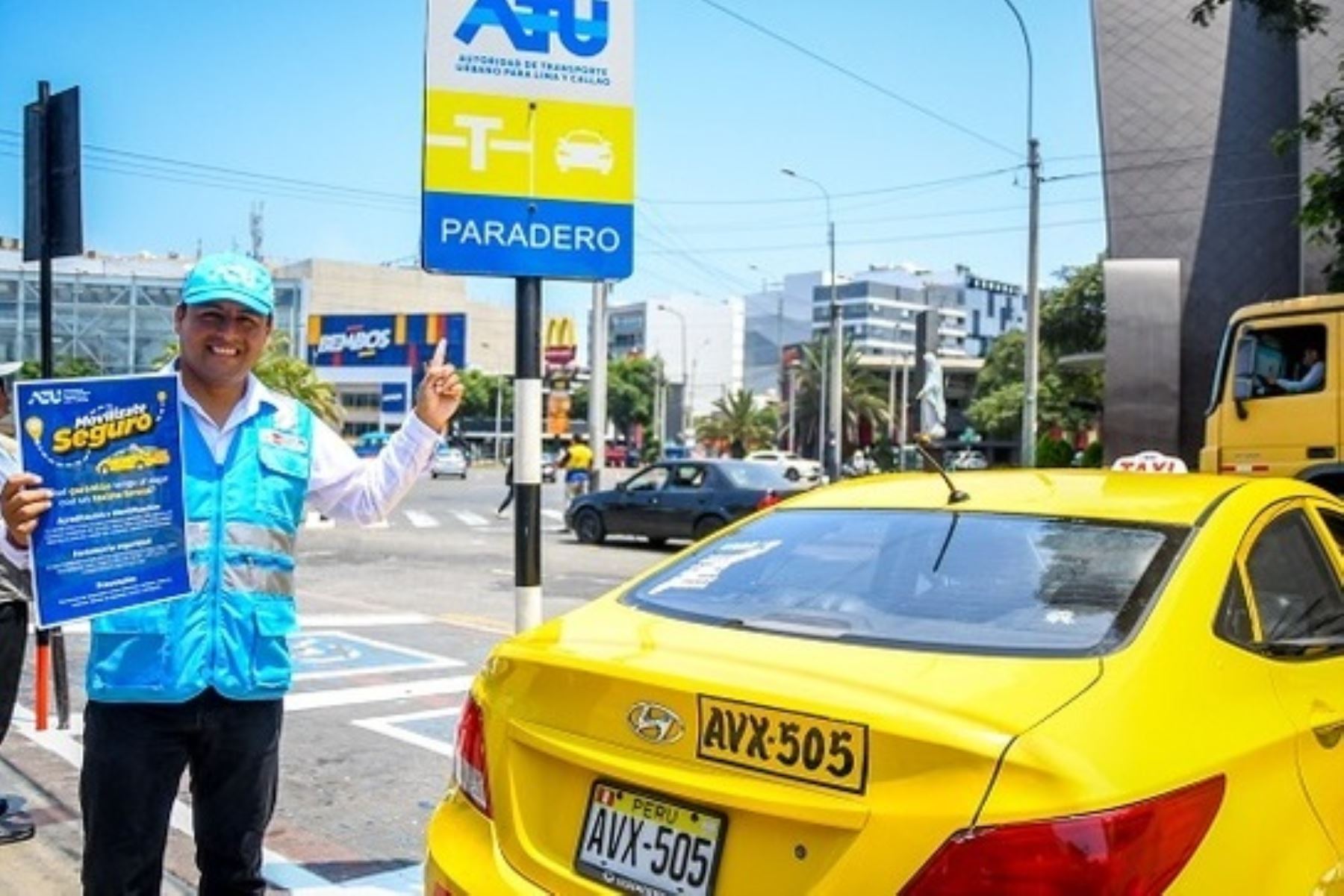 Semana Santa: conoce aquí cómo reconocer un taxi autorizado para un viaje seguro. Foto: ANDINA/Difusión.
