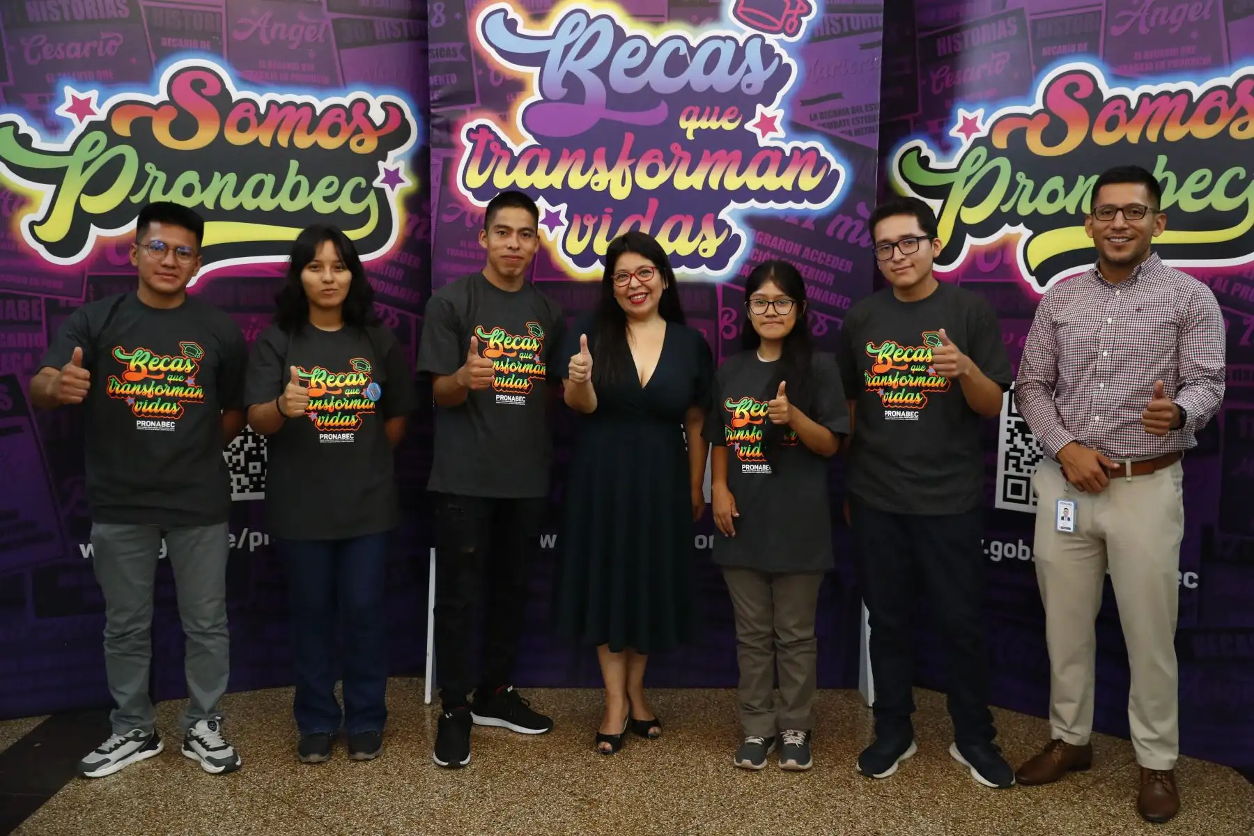 Estos 5 jóvenes de diferentes partes del Perú, la mayoría de ellos menores de edad, fueron seleccionados ganadores del primer concurso del programa Beca 18 - 2024 en los primeros y segundos puestos de sus categorías, y ahora podrán cumplir sus sueños de estudiar una carrera profesional. Foto: ANDINA/Daniel Bracamonte