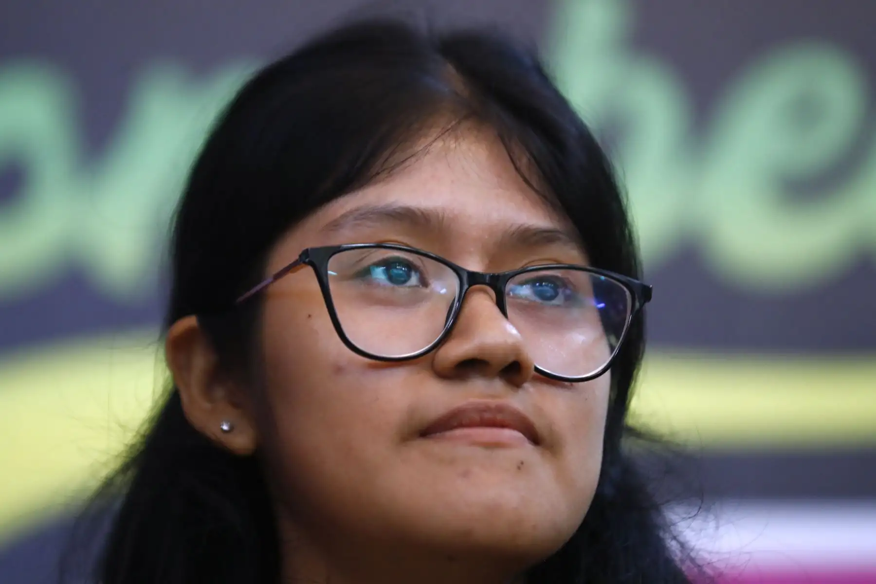 Maricielo Ingrid Peralta Antialon, de 18 años de edad, es una de los 4 mil jóvenes peruanos que fueron seleccionados ganadores del primer concurso del programa Beca 18 - 2024. Ella alcanzó la beca como segundo puesto a nivel general en la modalidad ordinaria, y ahora podrá estudiar la carrera de Medicina Humana en la UNMSM. Foto: ANDINA/Daniel Bracamonte