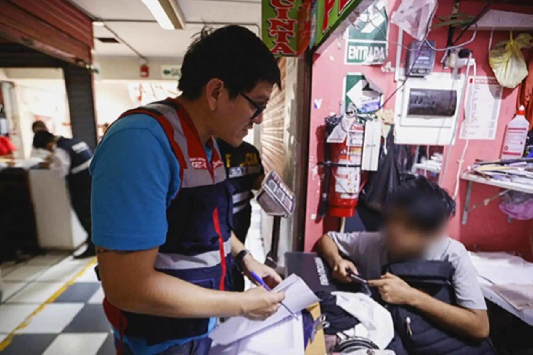 Sunafil encontró cuatro menores de edad trabajando en Gamarra. Foto: Cortesía.