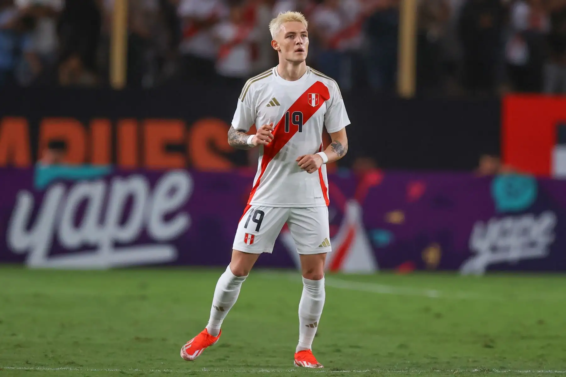 Oliver Sonne, futbolista danés nacionalizado peruano y que forma parte de la selección peruana. Foto: ANDINA/Carlos Lezama Villantoy.