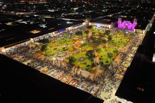 Semana Santa en Ayacucho: una multitud acompañó el emotivo Encuentro de Jesús y la Virgen