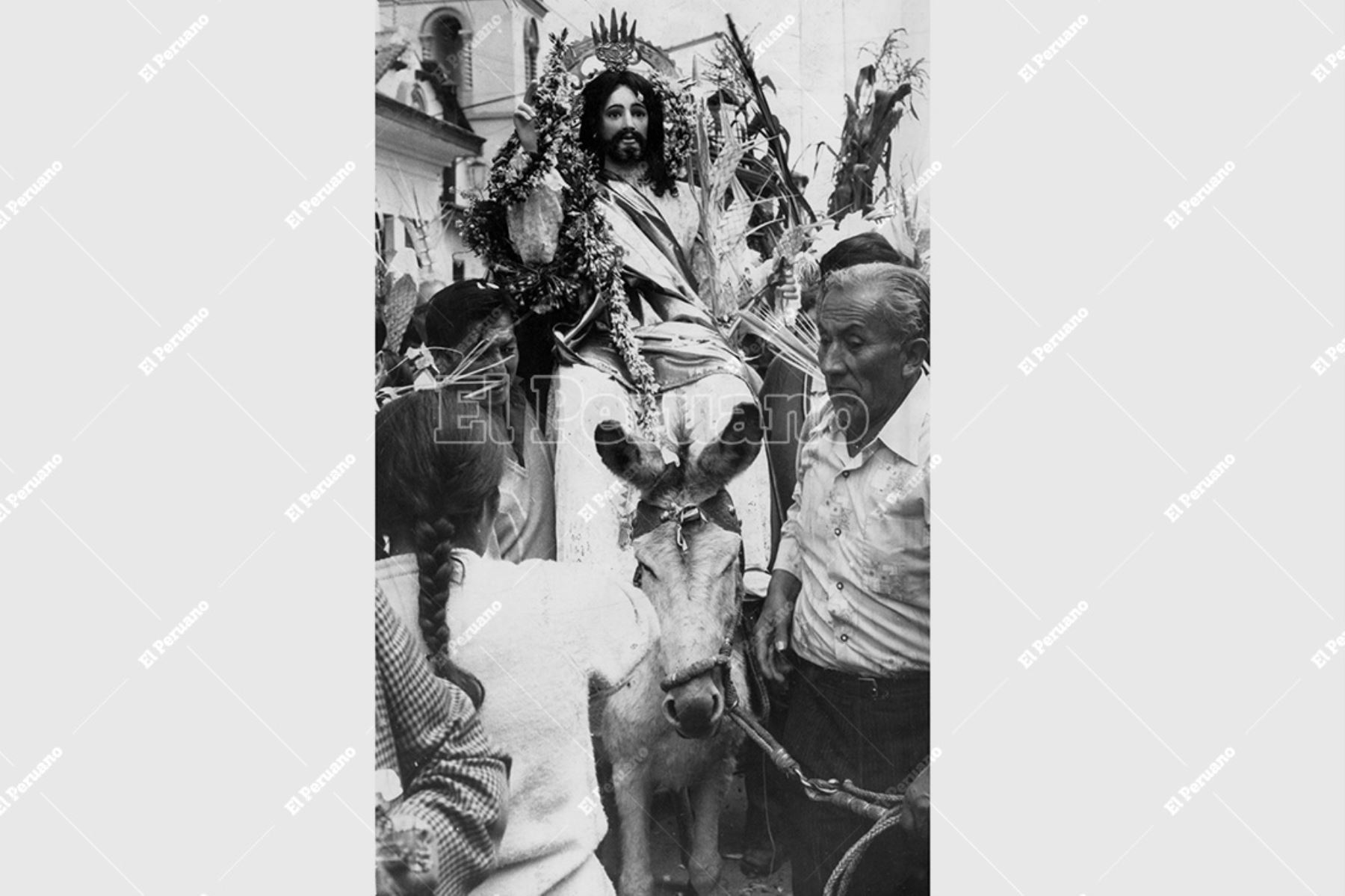 Junín - 8 abril 1979 / En Domingo de Ramos la feligresía de Huancayo rememoró el ingreso triunfal de Jesucristo a Jerusalén. Foto: Archivo Histórico de El Peruano