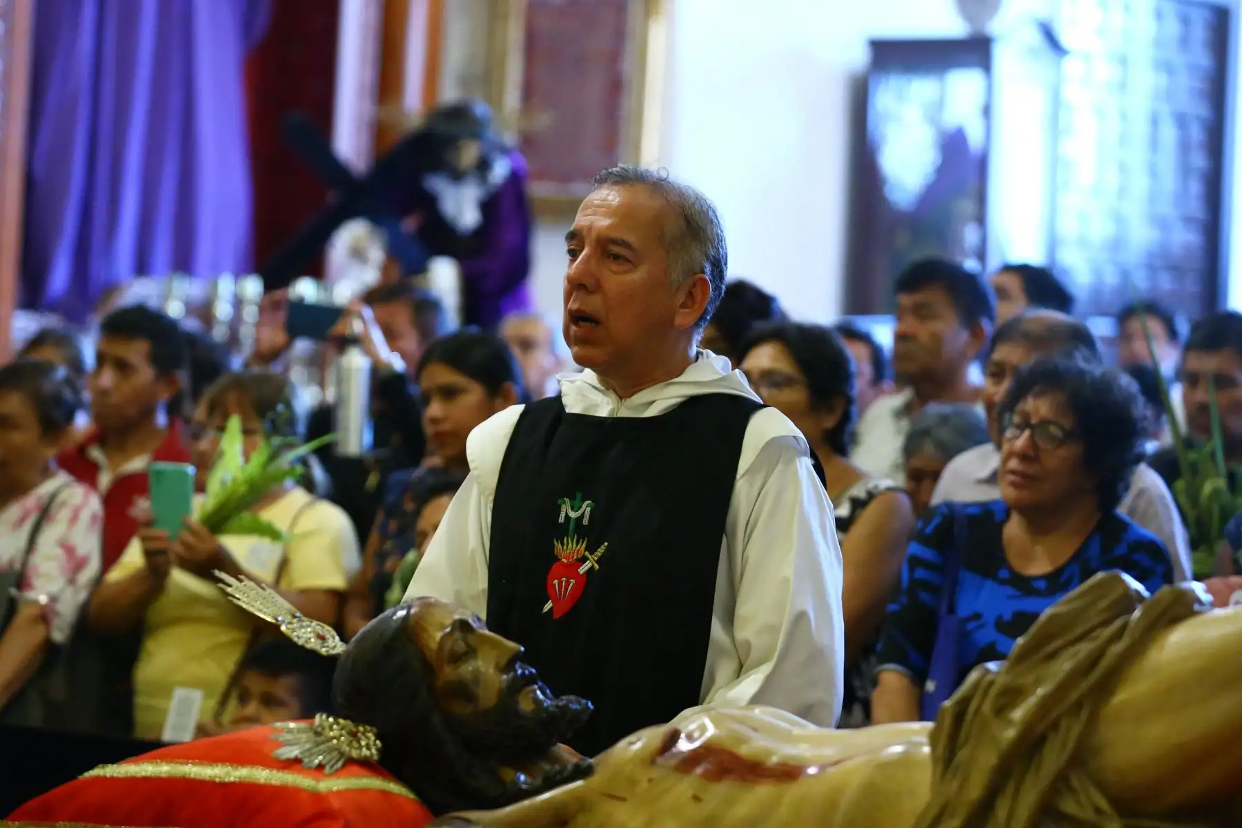 Miles de fieles acuden a las diversas iglesias del cercado de Lima  como parte de las celebraciones en Semana Santa.En la imagen, iglesia Virgen de la Solefad.
Foto: ANDINA/Eddy Ramosu
