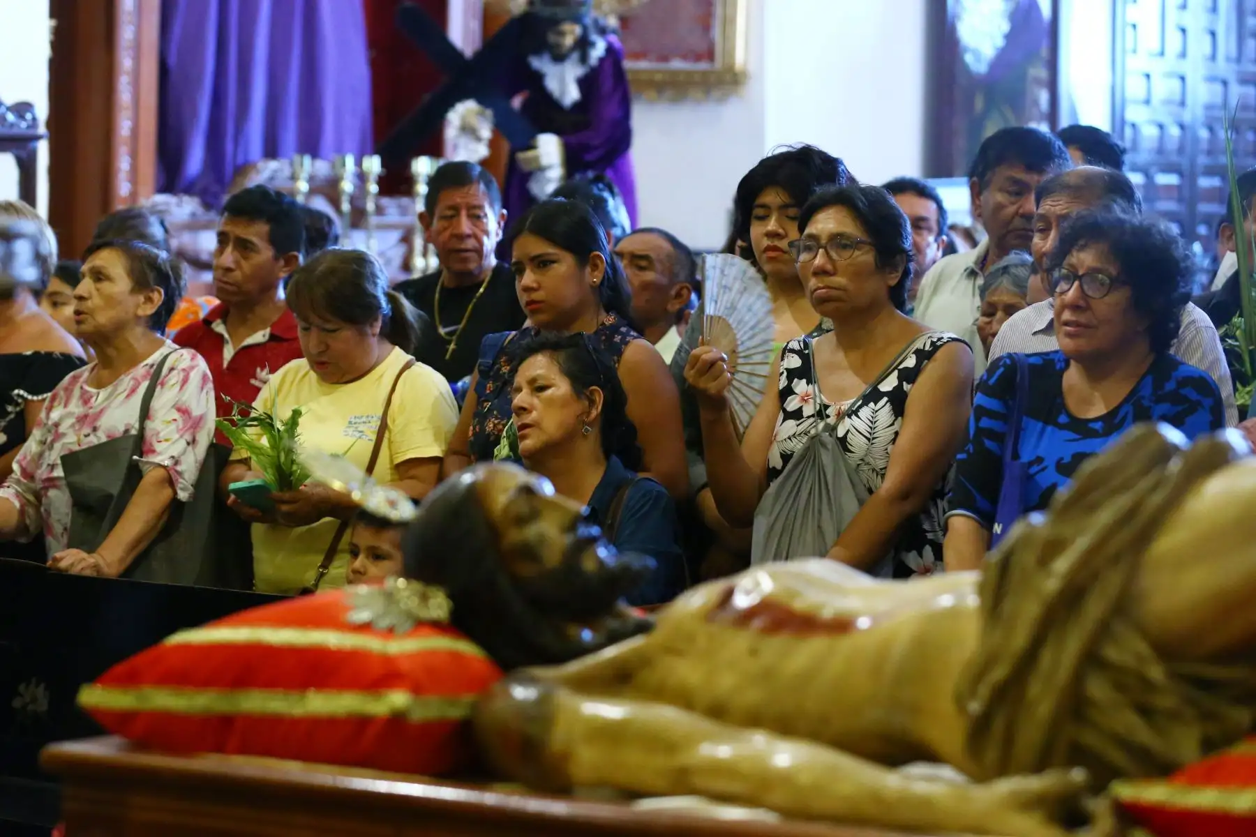 Miles de fieles acuden a las diversas iglesias del cercado de Lima  como parte de las celebraciones en Semana Santa. En la imagen Sagrario de la Catedral de Lima .
Foto: ANDINA/Eddy Ramos