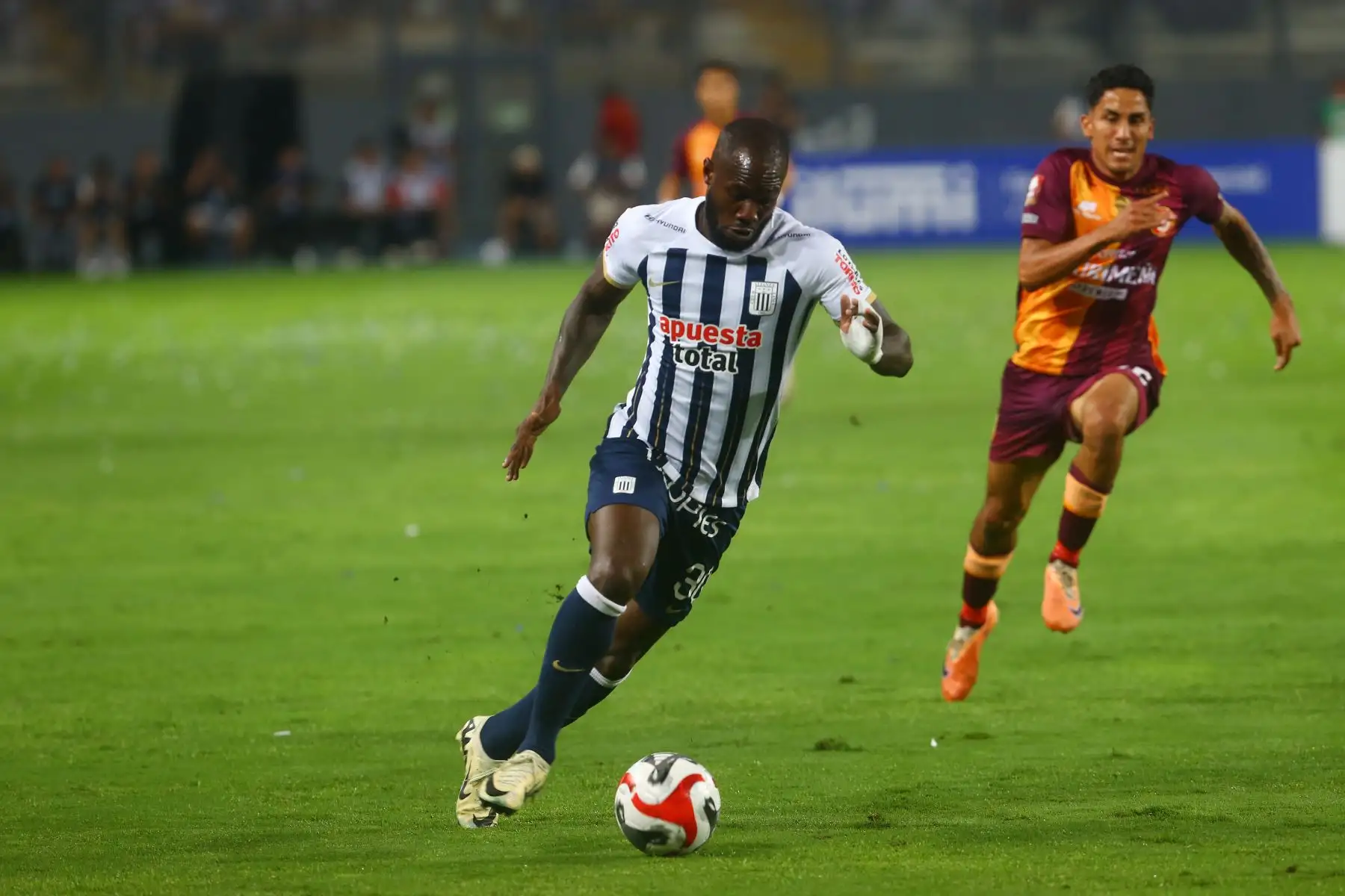 Alianza Lima se enfrenta a  Los Chankas por la novena jornada del Torneo Apertura de la Liga 1 Te Apuesto en  el Estadio Nacional de Lima. 
Foto: ANDINA/Eddy Ramos