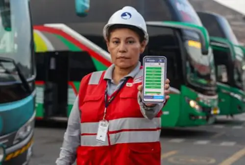 El Fiscamóvil es una herramienta tecnológica permite a los inspectores verificar el estado de los documentos obligatorios: CITV, SOAT, autorizaciones, transmisión GPS, licencia de conducir, entre otras condiciones legales y de operación establecidas en la normatividad vigente.