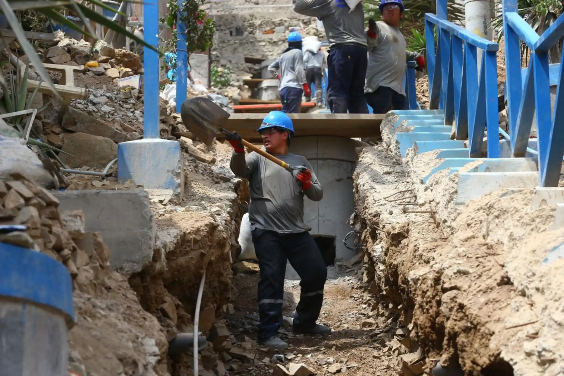 Hace más de 15 años vecinos de los sectores mencionados, de Comas e Independencia, esperan por agua y saneamiento. ANDINA/ MVCS.