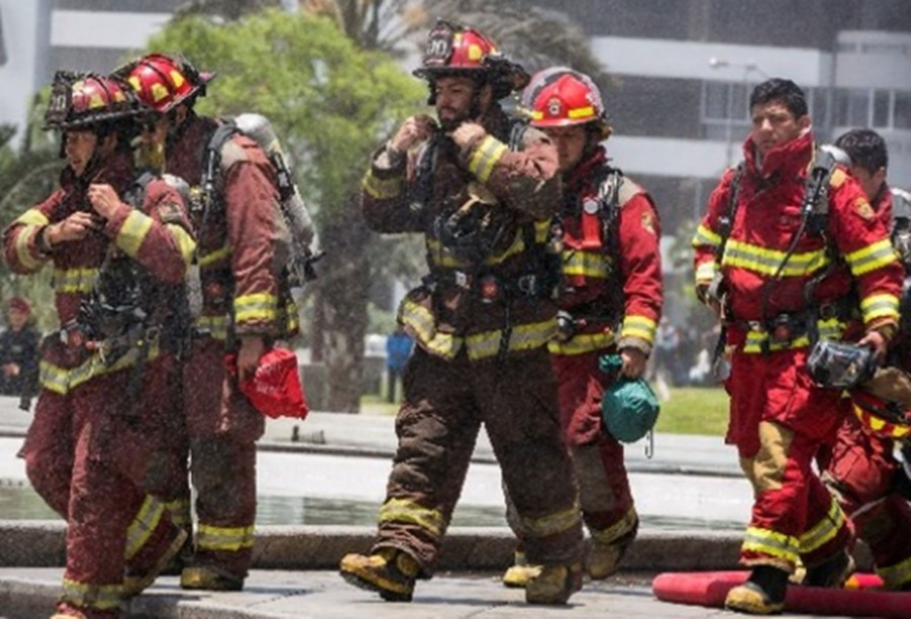 Más de 16,000 bomberos de 247 compañías en el país permanecen alertas ante cualquier emergencia que se presente en cualquier parte del territorio nacional durante la Semana Santa