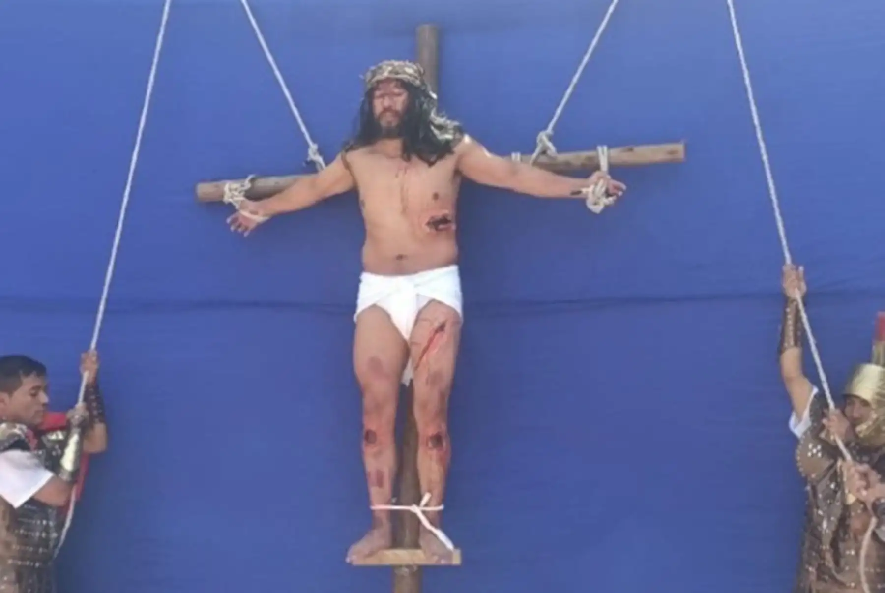 Con motivo de la Semana Santa, los internos de los establecimientos penitenciarios ubicados en las regiones del sur del país escenificaron el Vía Crucis de Jesucristo como parte de las actividades culturales y artísticas en su proceso de resocialización.