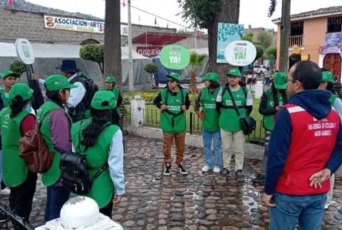 El Ministerio del Ambiente, en coordinación con la Municipalidad Provincial de Huamanga en Ayacucho, viene ejecutando, durante la Semana Santa, la campaña ¡Recicla ya!, con el fin de concientizar a turistas y feligreses sobre la importancia de separar correctamente los residuos sólidos y reciclar. Así como contar con calles y espacios públicos limpios.
