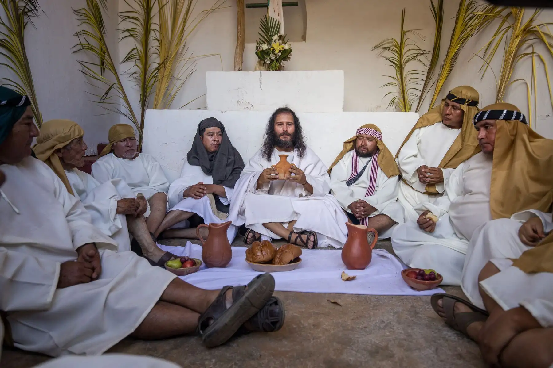 Así se vivió el viacrucis  en Churubamba de la región Huánuco. Más de 20 mil espectadores acompañaron el recorrido a lado del actor Toño Robles, quien interpreta a Jesús de Nazaret. Cabe resaltar que el actor cumple 20 años llevando  esta escenificación extrema.
Foto: cortesía Juan Carlos Tumes