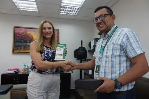 El reconocimiento fue otorgado por la empresa Consultoría & logística inversa – Recolecc, sistema colectivo de manejo de RAEE, al haber logrado juntar 2.6 toneladas de los residuos mencionados durante el año 2023, reafirmando así su buena gestión y manejo de estos.