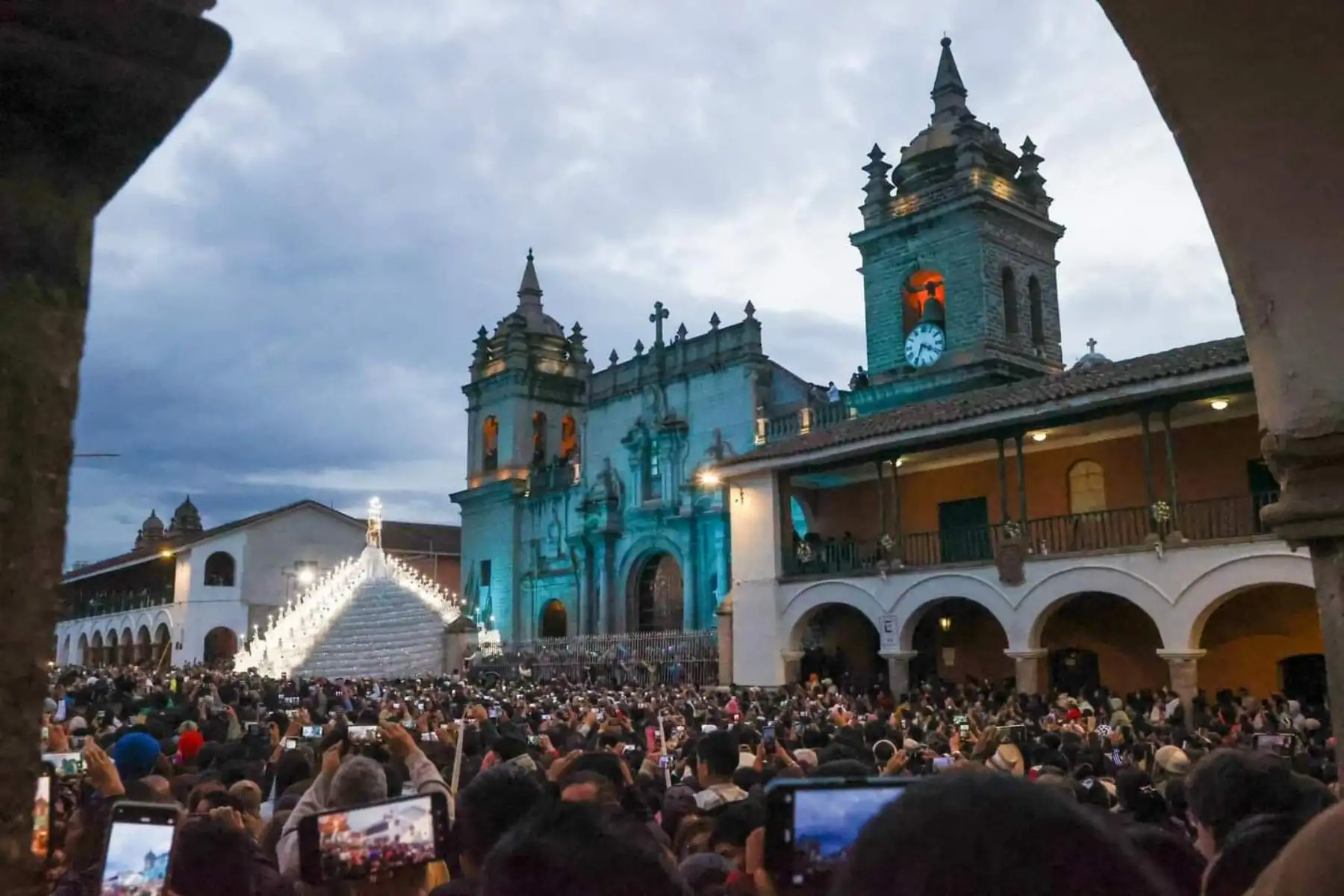 Los próximos feriados no laborables en todo el país tienen una connotación religiosa, la Semana Santa. Serán el jueves 17 de abril (Jueves Santo) y el viernes 18 de abril (Viernes Santo), oportunidad de descanso y reflexión para el mundo católico