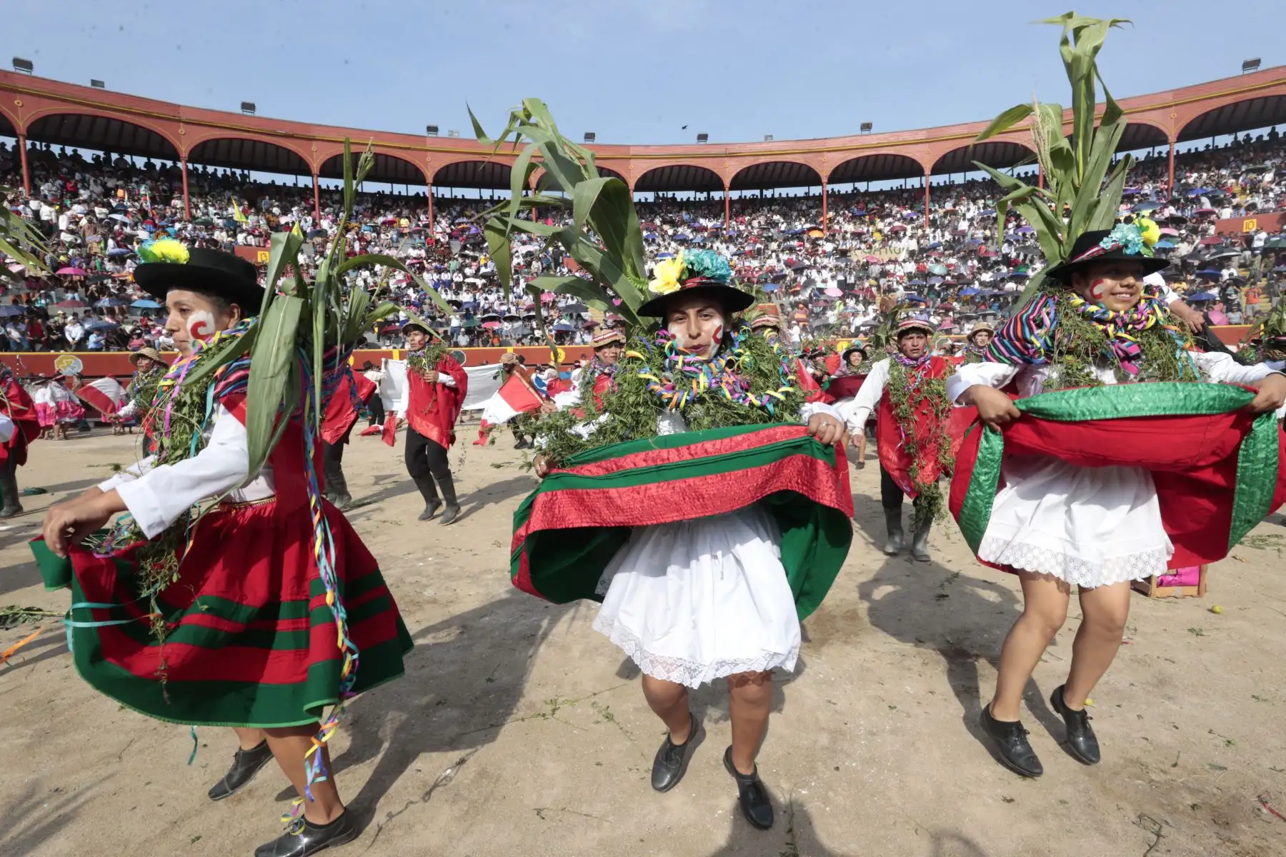 El Carnaval “Vencedores de Ayacucho”, Patrimonio Cultural de la Nación, se realizó en la Plaza de Acho. Foto:  ANDINA/Vidal Tarqui