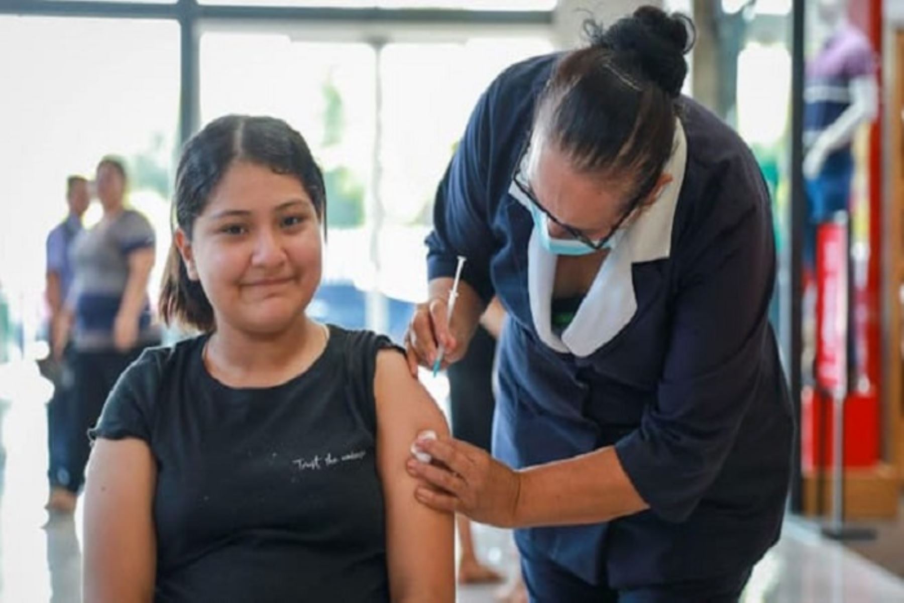 Protección a escolares: regiones realizan vacunación contra el VPH en colegios