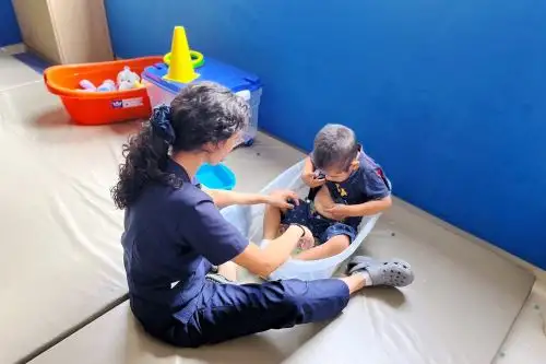 Día de Concienciación sobre el Autismo: Clínica San Juan de Dios realiza show de burbujas. Foto: ANDINA/Difusión.