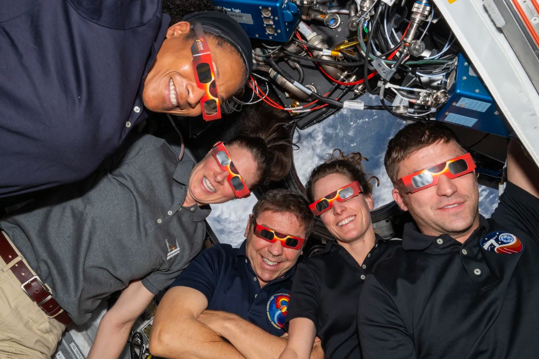 Eclipse solar desde el espacio así se preparan los astronautas para el