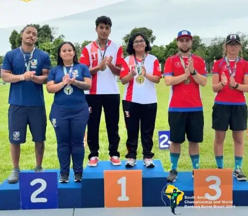 Beatriz Aliaga se subió a lo más alto del podio en el Sudamericano de Tiro con Arco