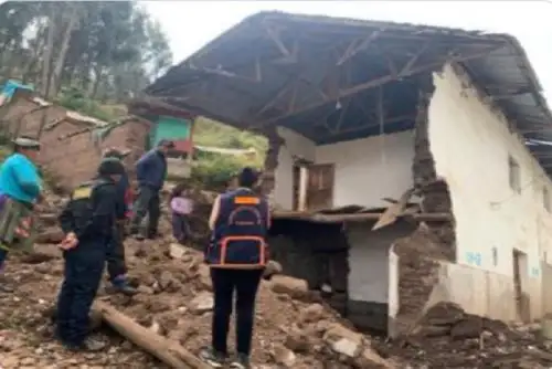 Las autoridades locales coordinan la entrega de bienes de ayuda humanitaria para las personas perjudicadas y damnificadas.