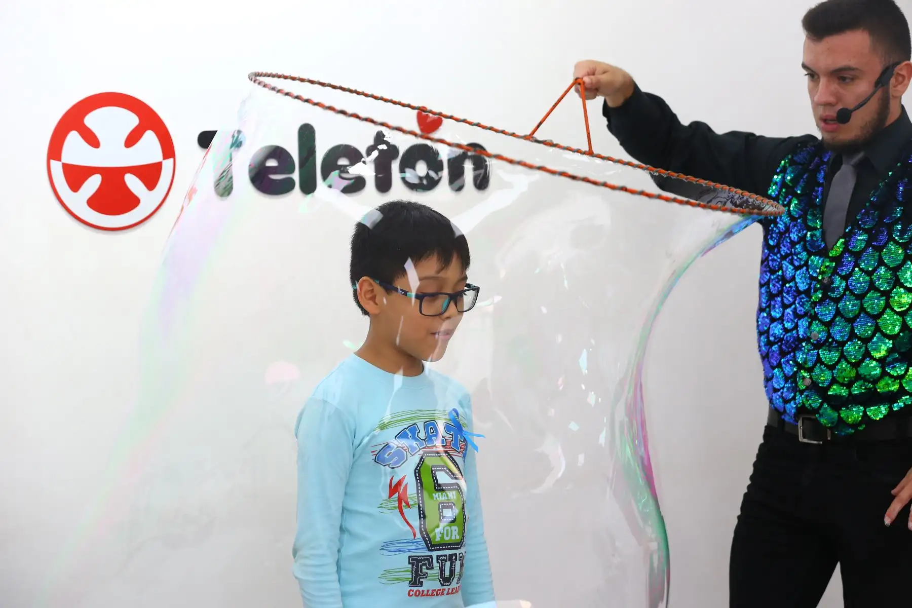 En el marco del Día Mundial de Concienciación sobre el Autismo, la clínica San Juan de Dios realiza un show de burbujas en su Centro TEA, dirigido a niños y niñas con habilidades diferentes, con el objetivo de generar conciencia y sensibilizar a la población sobre el Trastorno del Espectro Autista (TEA). Foto: ANDINA/Eddy Ramos