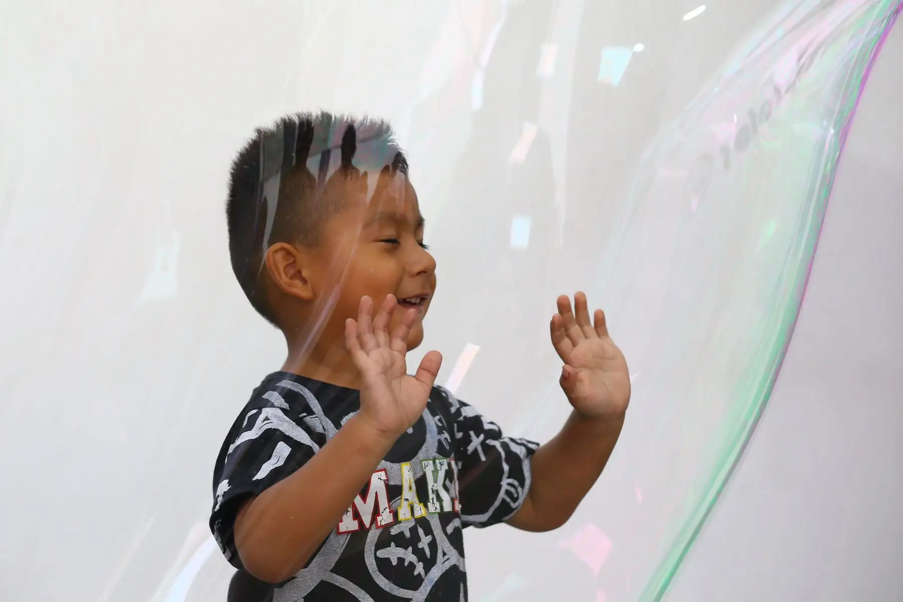 En el marco del Día Mundial de Concienciación sobre el Autismo, la clínica San Juan de Dios realiza un show de burbujas en su Centro TEA, dirigido a niños y niñas con habilidades diferentes, con el objetivo de generar conciencia y sensibilizar a la población sobre el Trastorno del Espectro Autista (TEA). Foto: ANDINA/Eddy Ramos