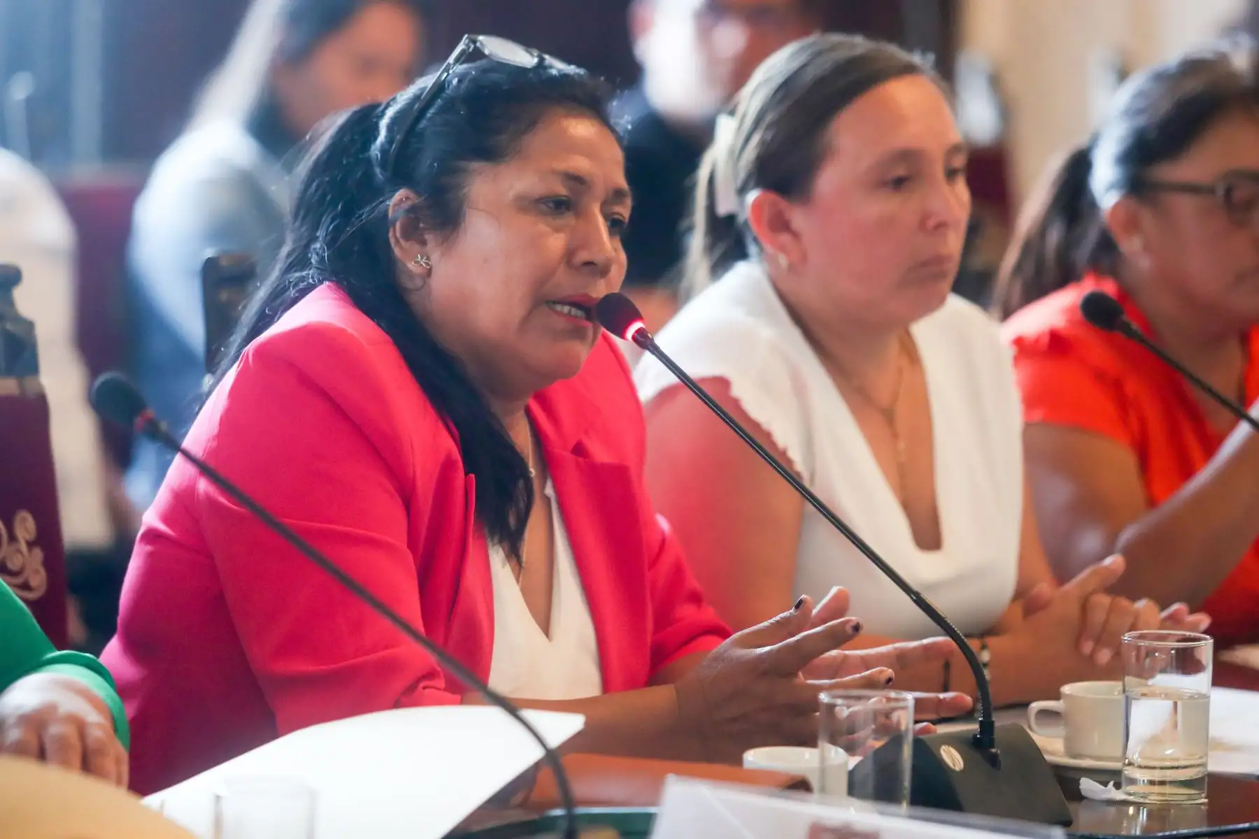 La presidenta de la República, Dina Ercilia Boluarte Zegarra, sostiene una reunión con alcaldes provinciales y distritales de las regiones de Piura, Huánuco, San Martín, Amazonas, Ica, Apurímac, Junín, Puno, Áncash y Lima Provincias en Palacio de Gobierno. Foto: ANDINA/Presidencia