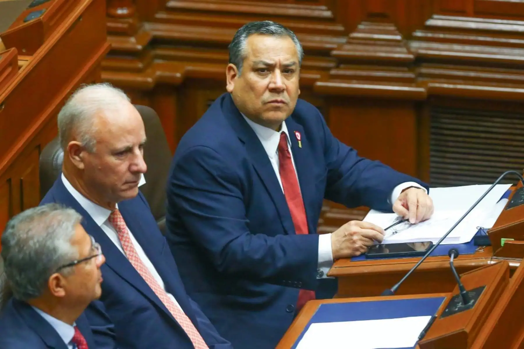 El presidente del Consejo de Ministros, Gustavo Adrianzén, se presenta ante el pleno del Congreso de la República con el objeto de exponer y debatir la política general del Gobierno y las principales medidas que requiere su gestión, conforme a lo dispuesto en la Constitución y el reglamento del Parlamento. Foto: ANDINA/ Eddy Ramos
