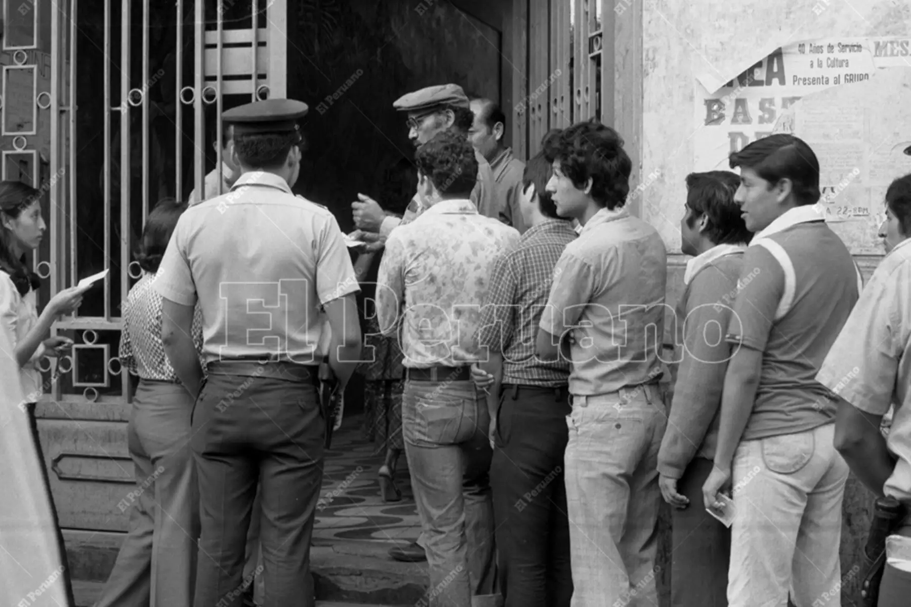 Lima - 8 abril 1979 / Más de treinta mil jóvenes rindieron el examen de admisión a la Universidad Nacional Federico Villarreal. Foto: Archivo Histórico de El Peruano / Rómulo Luján